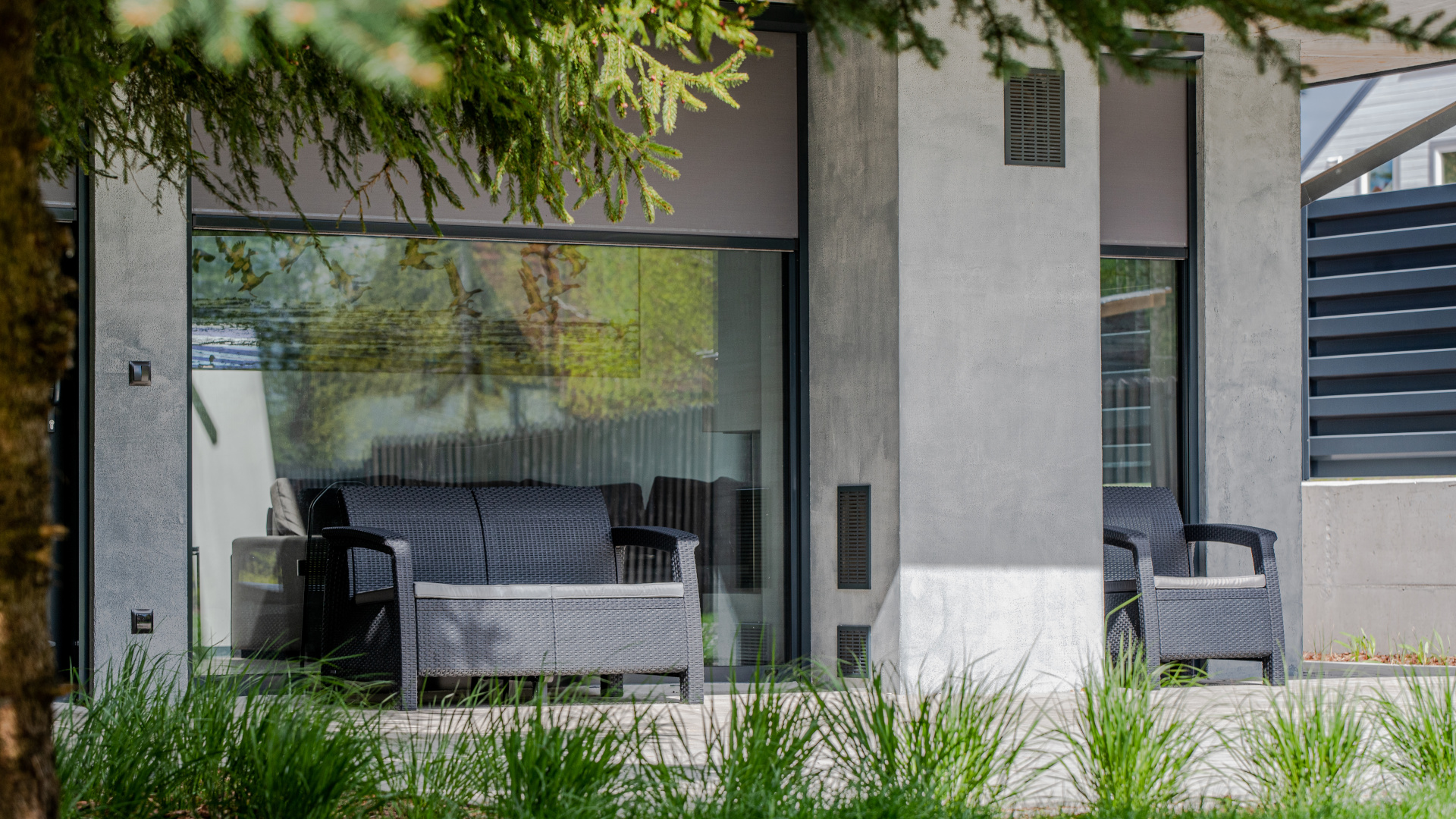 Screen blinds for vertical windows
